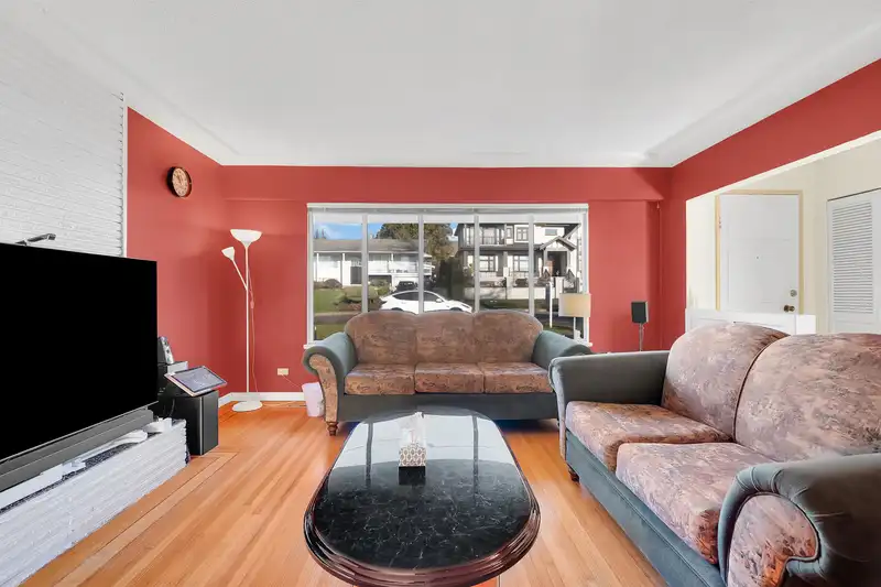4580 NEVILLE STREET - photo 2 of 18