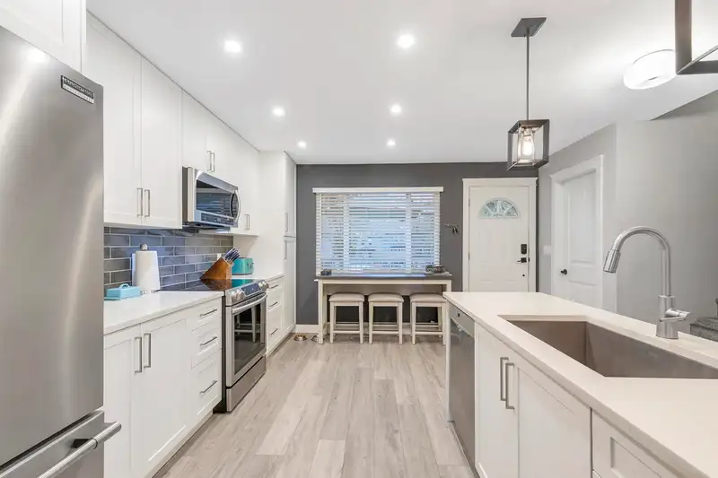 469 CARLSEN PLACE - photo 3 of 22