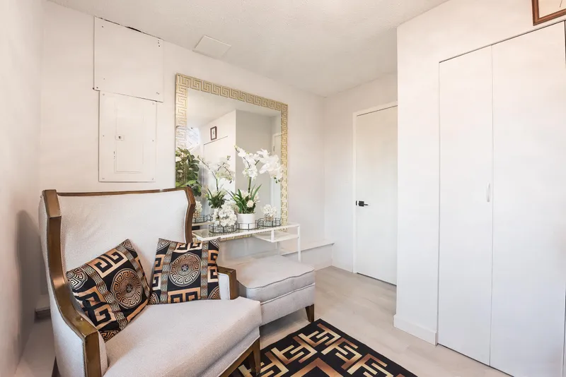 9089 PEMBERTON PLACE - photo 2 of 25