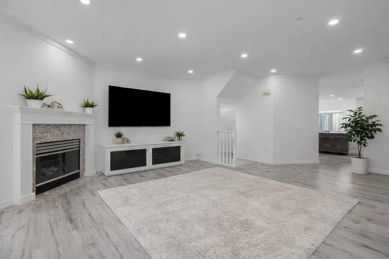 39 7955 122 STREET - photo 3 of 4