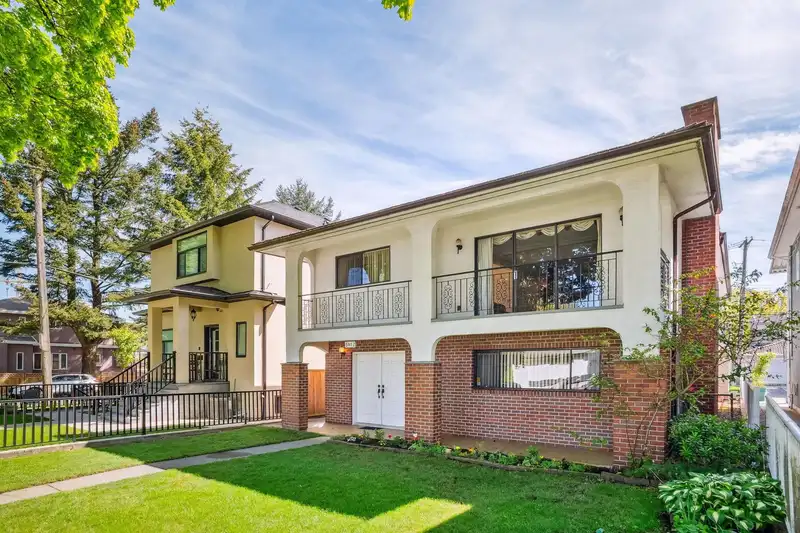 5412 RHODES STREET - photo 1 of 40