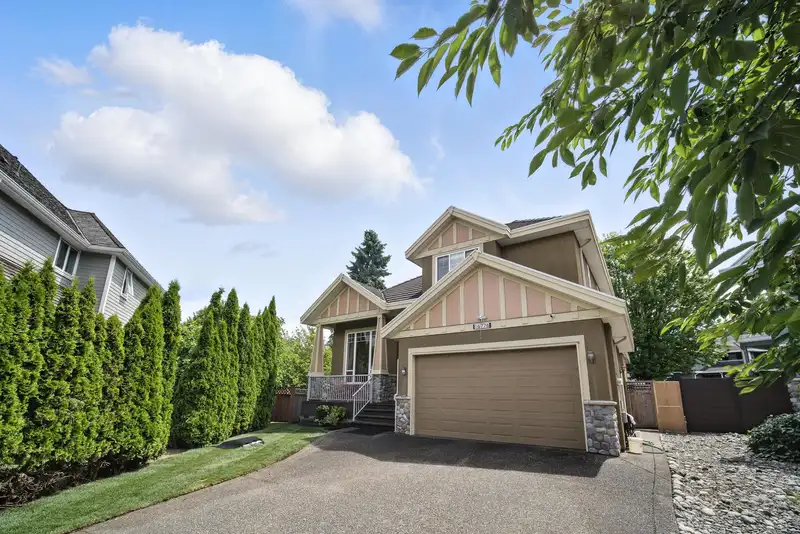 16776 BEECHWOOD COURT - photo 2 of 40