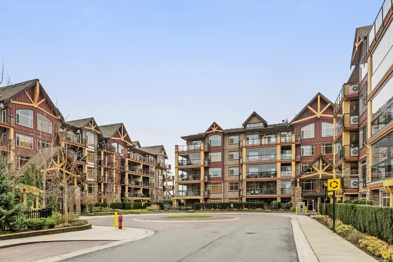 429 8288 207A STREET - photo 2 of 25