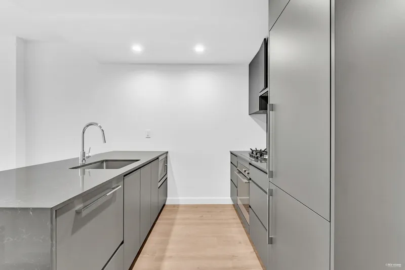 1607 2181 MADISON AVENUE - photo 3 of 25