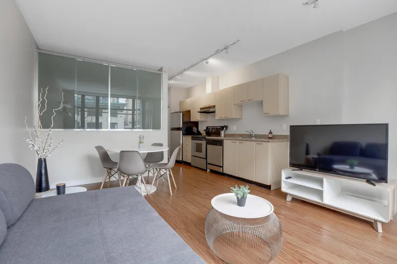 209 1249 GRANVILLE STREET - photo 1 of 14