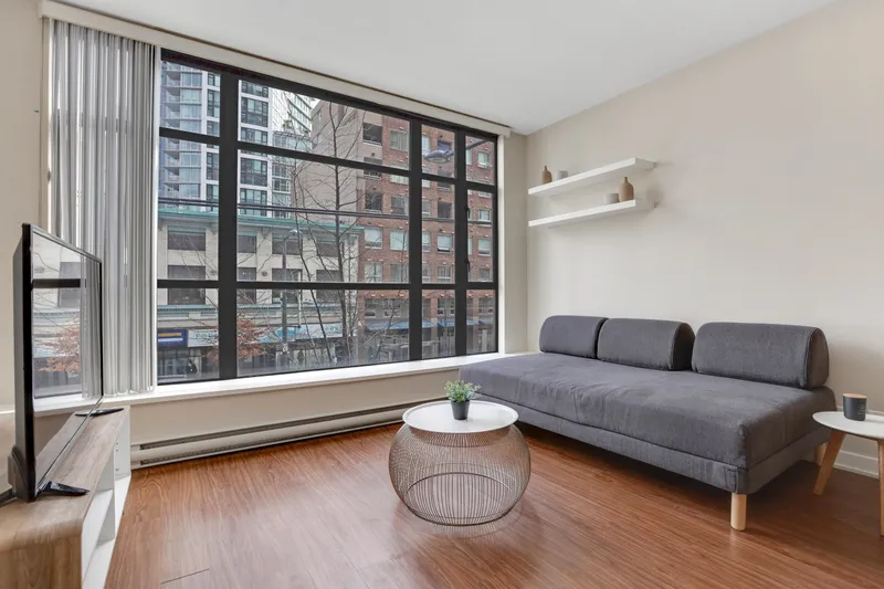 209 1249 GRANVILLE STREET - photo 3 of 14