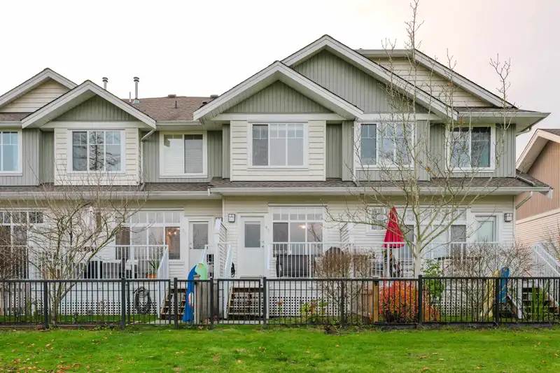 60 19480 66 AVENUE - photo 1 of 40