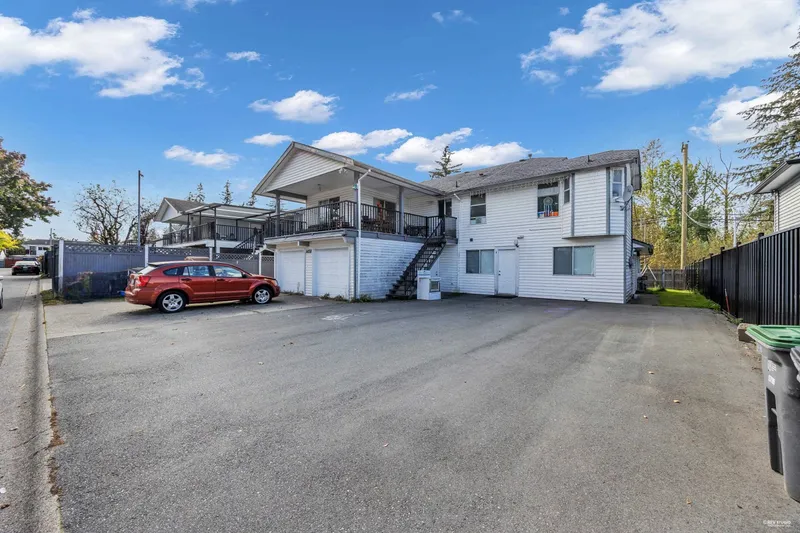 6470 128 STREET - photo 3 of 15