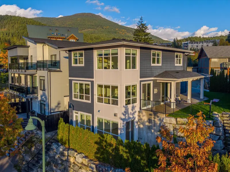 40872 THE CRESCENT - photo 3 of 25