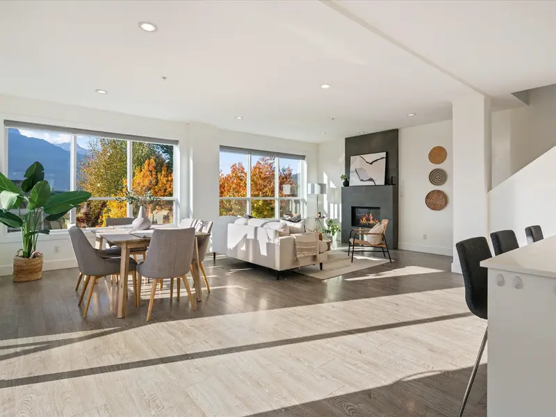 40872 THE CRESCENT - photo 4 of 25