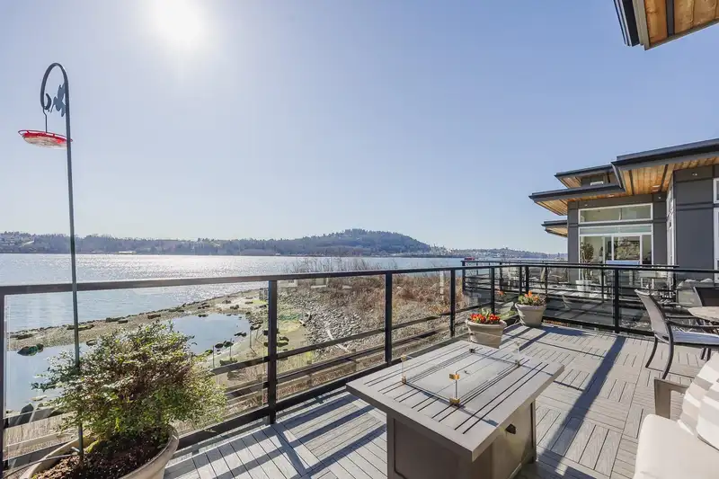 3913 CATES LANDING WAY - photo 1 of 29