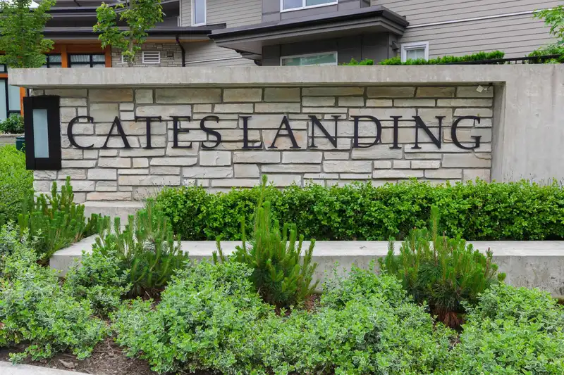 3913 CATES LANDING WAY - photo 4 of 29