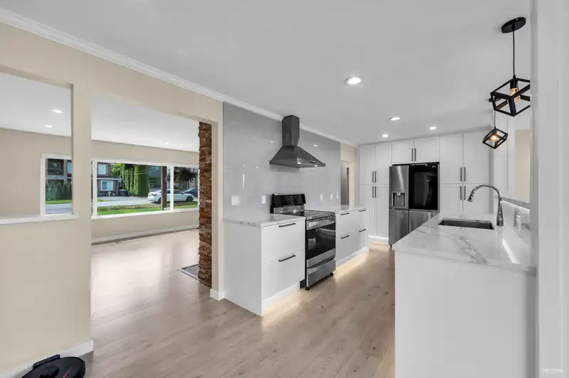 1759 MANNING AVENUE - photo 2 of 36