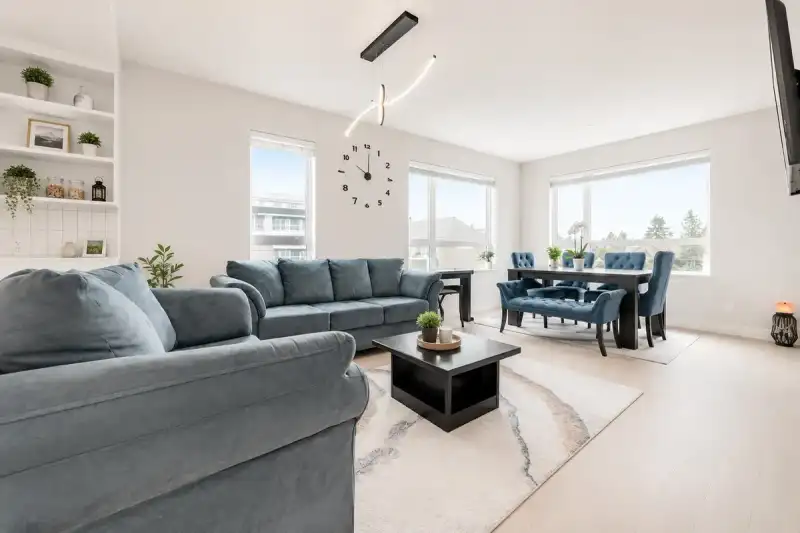 308 22265 DEWDNEY TRUNK ROAD - photo 1 of 25