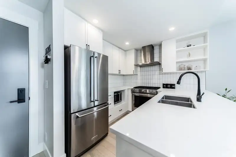 308 22265 DEWDNEY TRUNK ROAD - photo 2 of 25