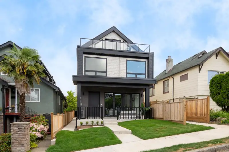 1 3645 DUNDAS STREET - photo 4 of 32