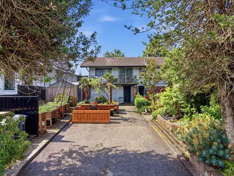 12222 100 AVENUE - photo 1 of 37
