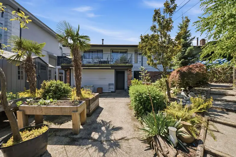 12222 100 AVENUE - photo 3 of 37