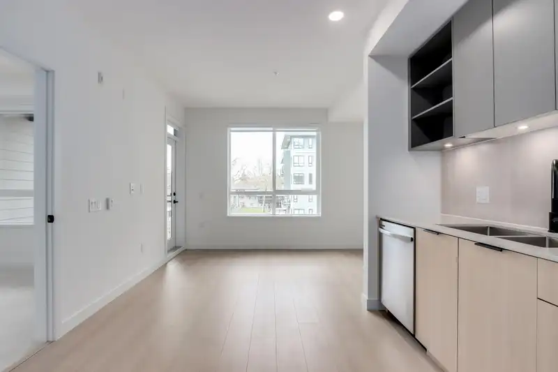 405 13439 94A AVENUE - photo 4 of 30