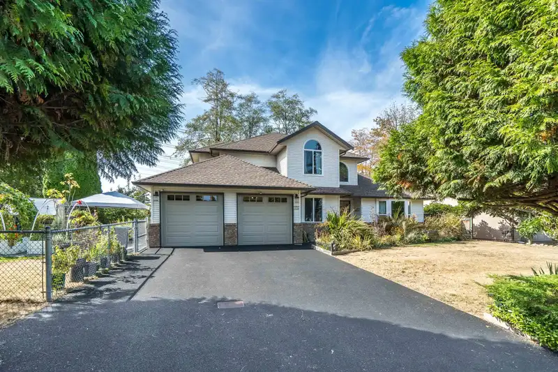 18156 CLAYTONWOOD CRESCENT - photo 1 of 38