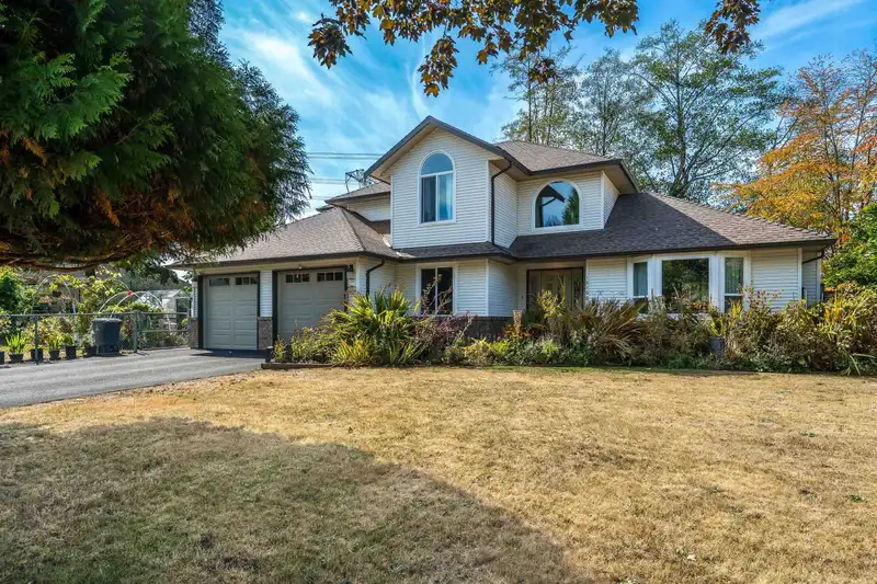 18156 CLAYTONWOOD CRESCENT - photo 2 of 38
