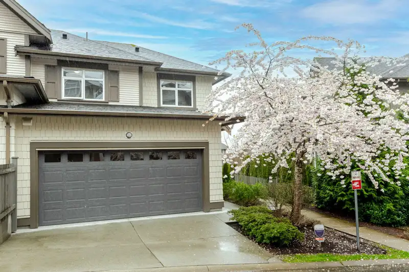 51 3400 DEVONSHIRE AVENUE - photo 2 of 40