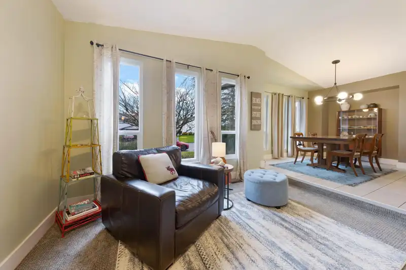 21244 95 AVENUE - photo 4 of 37