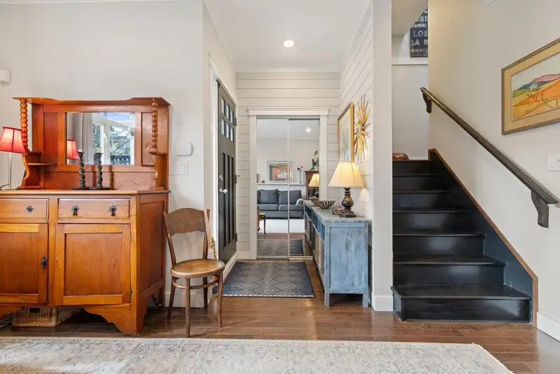 1807 E 7TH AVENUE - photo 3 of 33