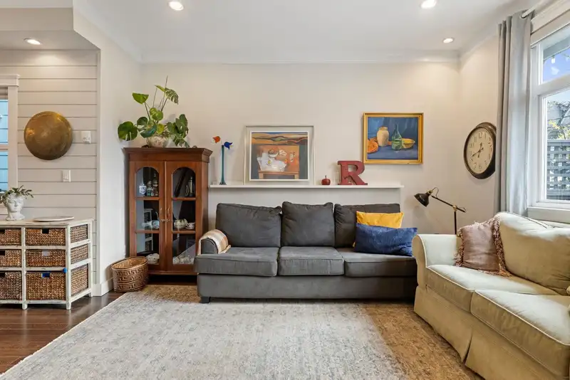 1807 E 7TH AVENUE - photo 4 of 33