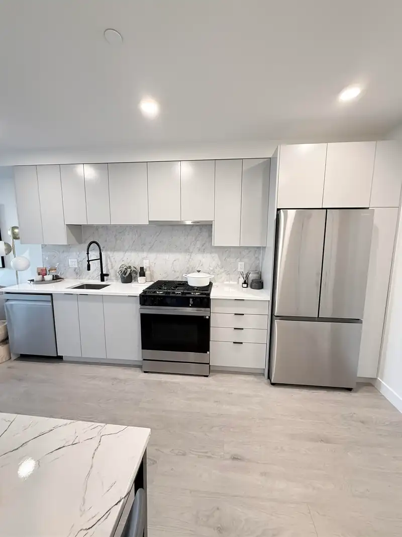 403 13258 105 AVENUE - photo 3 of 24