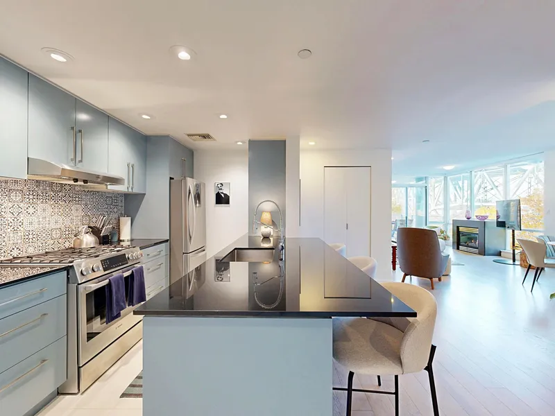 503 638 BEACH CRESCENT - photo 2 of 25