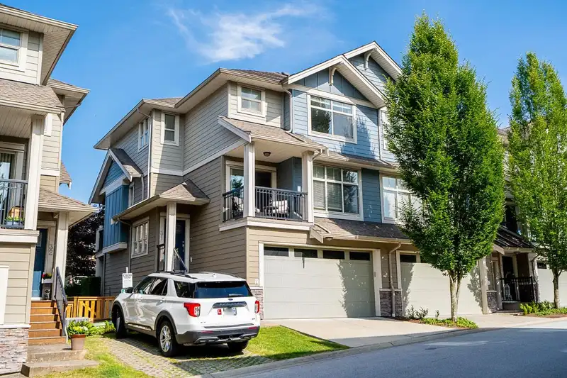 31 22225 50 AVENUE - photo 1 of 40