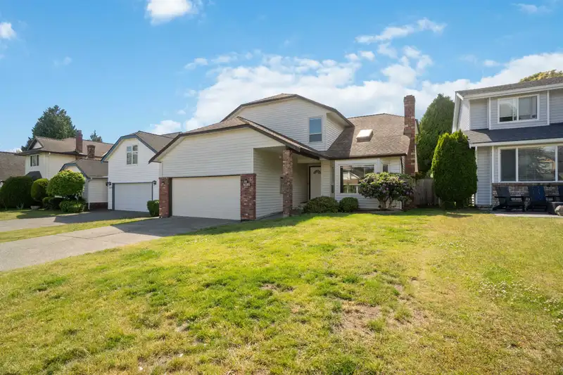 6281 BEECHWOOD STREET - photo 1 of 40