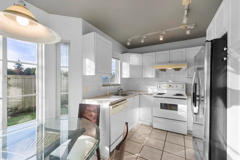 11 3088 AIREY DRIVE - photo 4 of 10