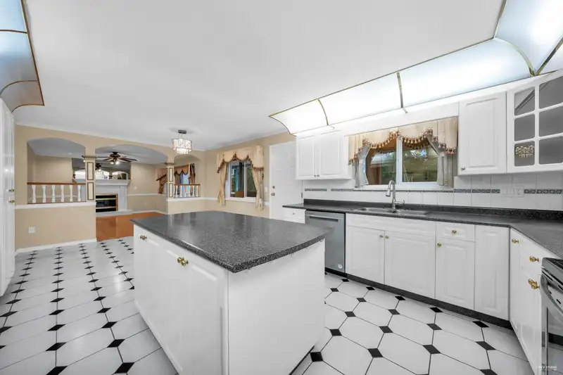 7866 14TH AVENUE - photo 4 of 29
