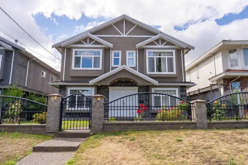 3796 PRICE STREET - photo 1 of 27