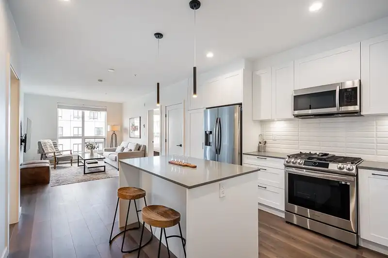 405 8353 200A STREET - photo 2 of 26