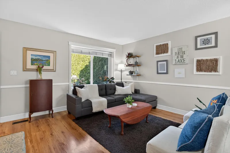 19804 68 AVENUE - photo 3 of 25