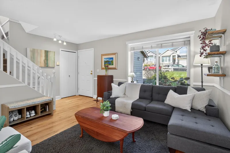 19804 68 AVENUE - photo 4 of 25