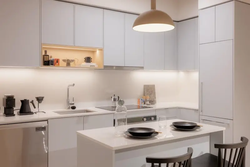 305 3633 WILLINGDON AVENUE - photo 3 of 16