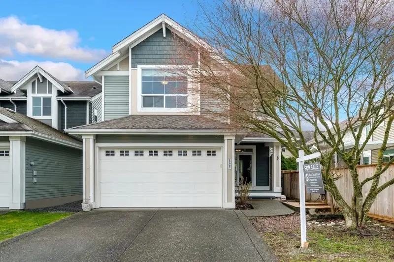 20846 84A AVENUE - photo 2 of 34