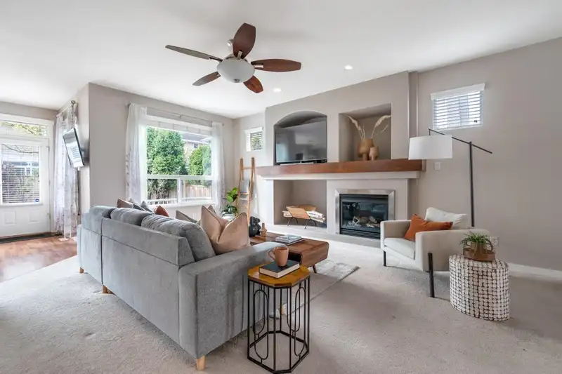 20846 84A AVENUE - photo 4 of 34