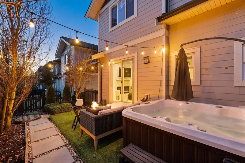 44 6188 141 STREET - photo 2 of 25