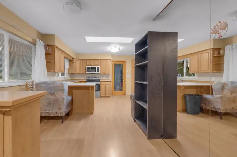 12259 252 STREET - photo 2 of 33