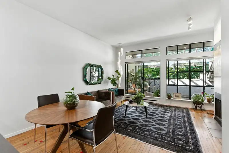 303 700 E PENDER STREET - photo 2 of 40