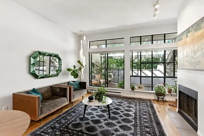 303 700 E PENDER STREET - photo 4 of 40
