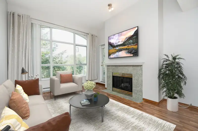 403 2559 PARKVIEW LANE - photo 1 of 40