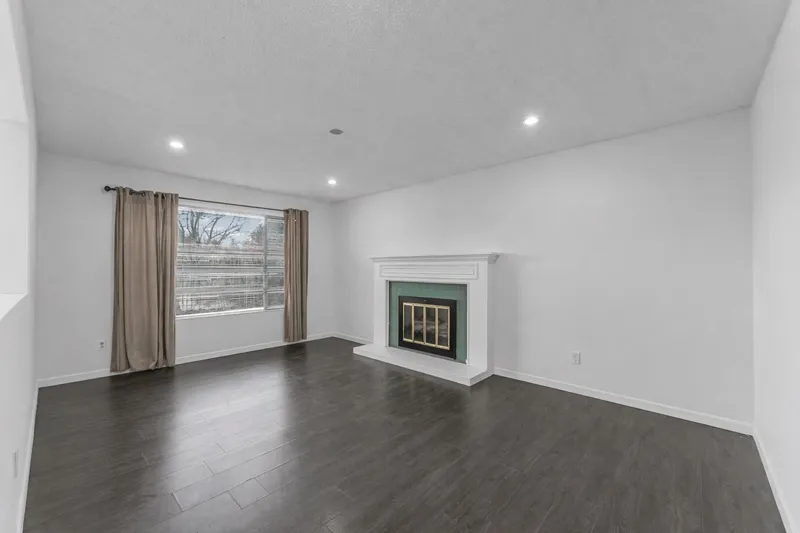 6735 133 STREET - photo 3 of 16