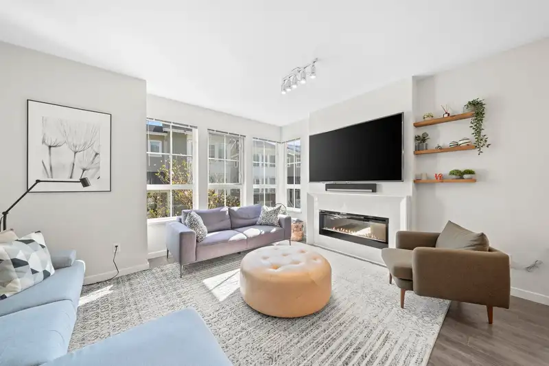 67 5551 ADMIRAL WAY - photo 1 of 37