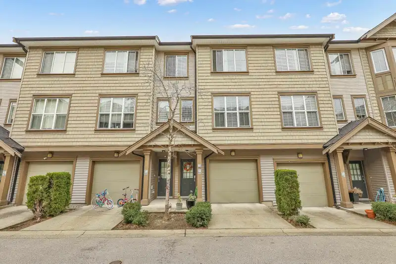 68 14838 61 AVENUE - photo 1 of 40
